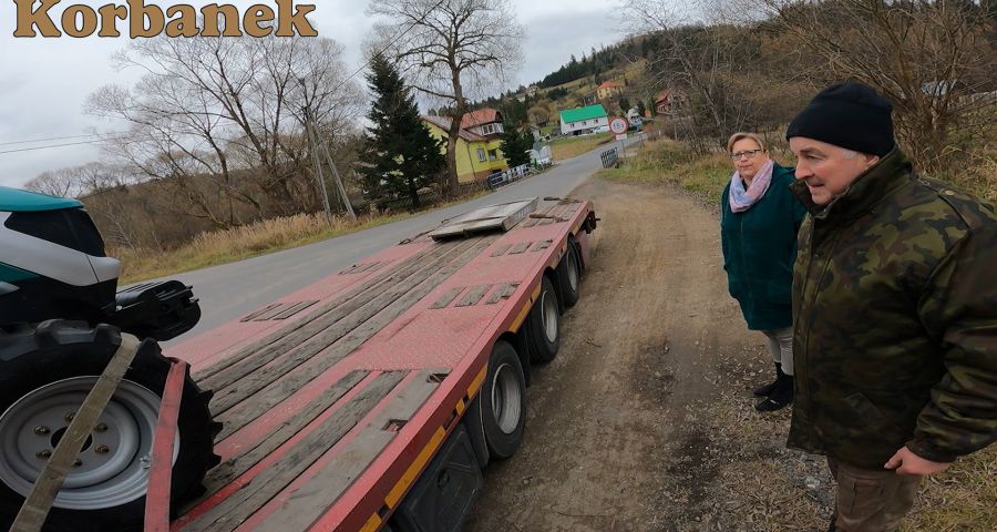 Pani Wioletta wraz z mężem prowadzą firmę usługi leśne  - zakupili ciągnik Arbos 2025, aby odśnieżać za jego pomocą posesje