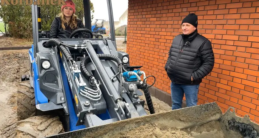 Klienci prowadzą firmę usługi budowalne zakpili kolejny model miniładowarki MultiOne od Korbanek