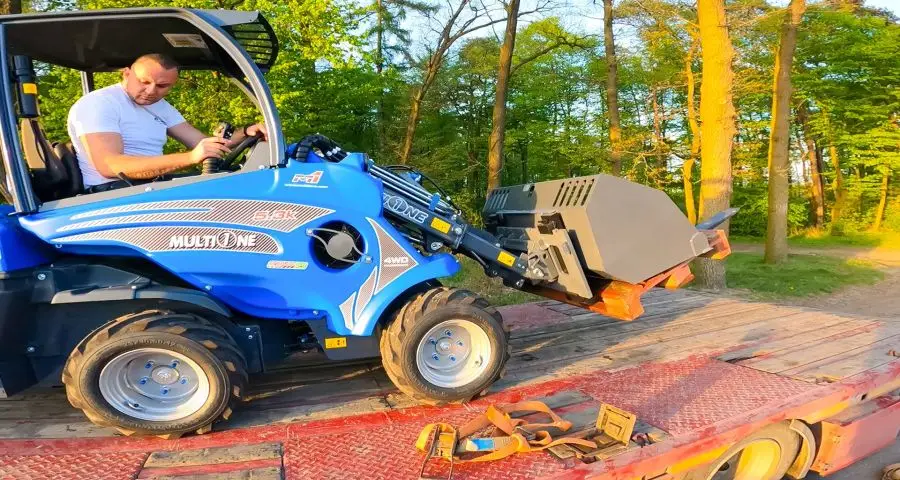 Pan Adam, który prowadzi firmę zajmujaca się treneami zielonymi kupił MultiOne od frimy Korbanek