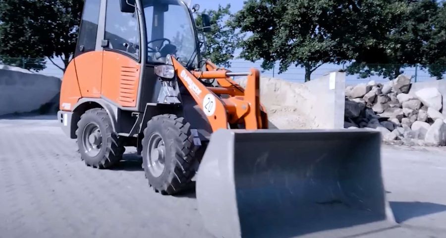 Ładowarka Weycor AR 320 z łyżką 