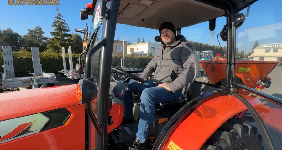 Ciągnik Aupax 2025 jest traktorem wszechstronnego zastosowania