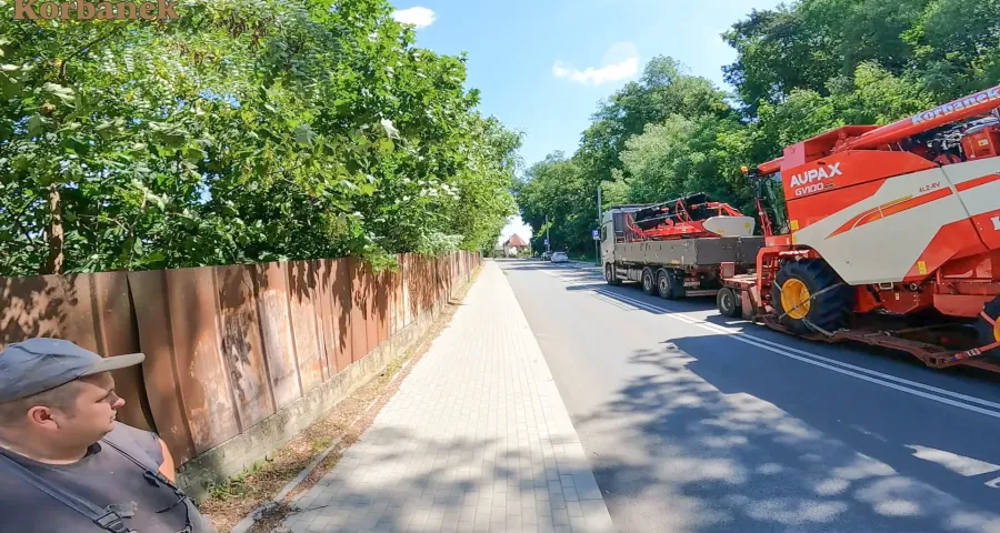 Klient z Polic zakupił kombajn Aupax GV 100 od firmy Korbanek