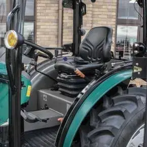 Przestronna kabina w traktorze Arbos 2035