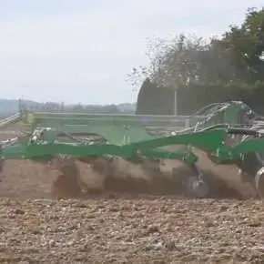 Agregat bezorkowy Tolmet DELTA składany hydraulicznie na polu