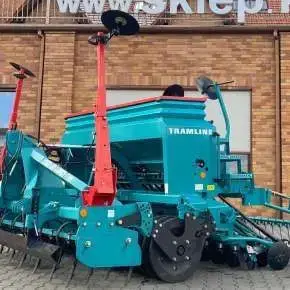 Agregat bierny z wałem gumowym i siewnikiem nabudowanym