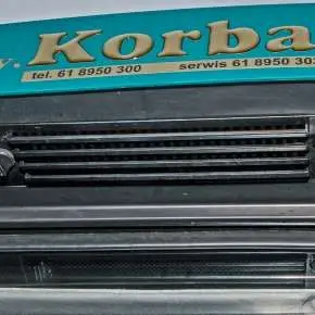 Ciągnik rolniczy Arbos 2040 Stage V widok na filtr powietrza kabiny