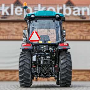 Ciągnik rolniczy Arbos 3055 Stage V widok na tył