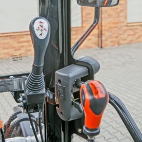 Arbos 3055 Gen2 komunalny - dźwignia sterująca ładowaczem czołowym
