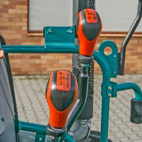 Arbos 3065 ROPS - dźwignie zmiany biegów