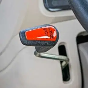 Ciągnik rolniczy Arbos 4100 Stage V widok na rewers mechaniczny