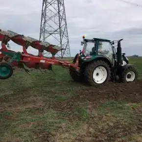 Komfort pracy w polu z pługiem obracalnym i arbosem 5000 global