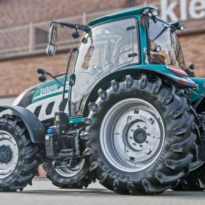 Ciągnik rolniczy Arbos 5130 Advanced Stage V Gen 2 widok na tył z lewej strony