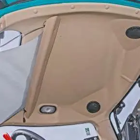 Ciągnik rolniczy Arbos 5130 Advanced Stage V Gen 2 widok na wyposażenie wnętrza kabiny