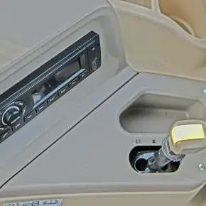 Ciągnik rolniczy Arbos 5130 Advanced Stage V Gen 2 widok na wyposażenie wnętrza kabiny