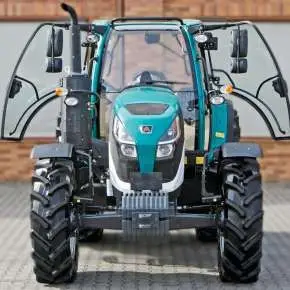 Ciągnik rolniczy Arbos 5130 Advanced Stage V Gen 2 widok na otwarte drzwi