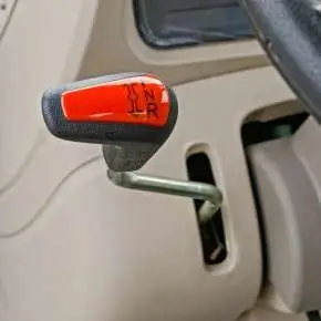 Ciągnik rolniczy Arbos 4090 Stage V widok na rewers mechaniczny