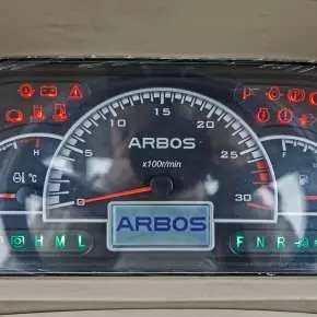 Ciągnik rolniczy Arbos 4090 Stage V widok na wyświetlacz