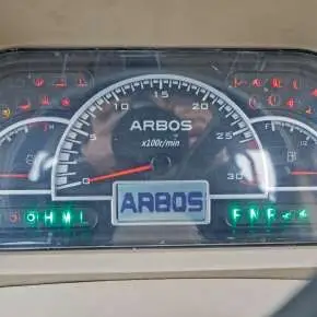 Ciągnik rolniczy Arbos 4110 Stage V widok na wyświetlacz