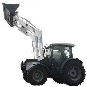 Na białym traktorze Lamborghini zamontowany biały ładowacz czołowy rolniczy Xtreme M firmy HYDRAMET www.korbanek.pl