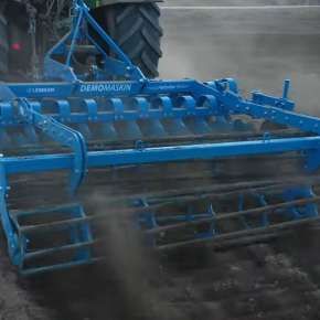 Lemken Heliodor podczas pracy od tyłu
