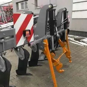 Zdjęcie hydraulicznego trzypunktowego układu zawieszenia w głęboszach MGPH firmy MANDAM www.korbanek.pl