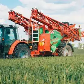 Opryskiwacz przyczepiany Krukowiak Goliat ze złożoną belką