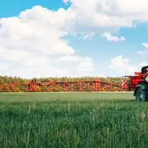 Opryskiwacz przyczepiany Krukowiak Goliat 3000 litrów na polu