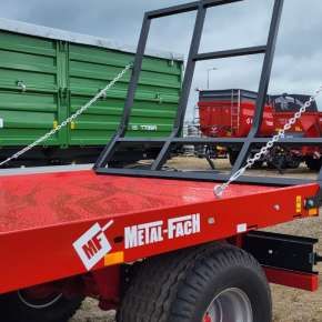 Platforma do przewozu bel, balotów słomy, siana i owijanych folią T014/1 firmy Metal-Fach