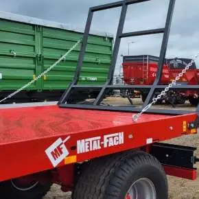 Platforma do przewozu bel, balotów słomy, siana i owijanych folią T014/1 firmy Metal-Fach