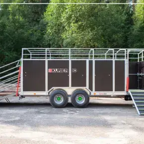 Przyczepa do transportu zwierząt cynkomet dostępna na korbanek.pl