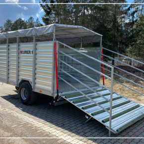Przyczepa do transportu zwierząt cynkomet dostępna na korbanek.pl