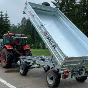 Wywrotka przyczepą T-169 z ciągnikiem Arbos