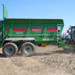 Rozrzutnik obornika Bergmann TSW 5210 W V-SPREAD widok z boku