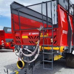 N267/2 Hornet rozrzutnik obornika 10 ton firmy Metal-Fach z nadstawami pełnymi