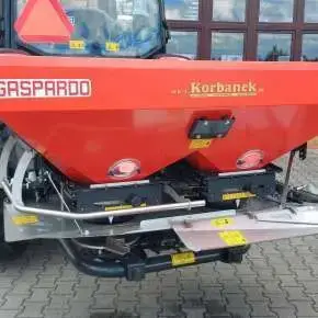 Rozsiewacz nawozów Gaspardo ZENO widok od tyłu