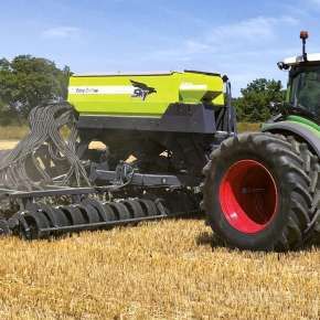 Siewnik Sky Easydrill HD w siewie bezpośrednim z ciągnikiem Fendt