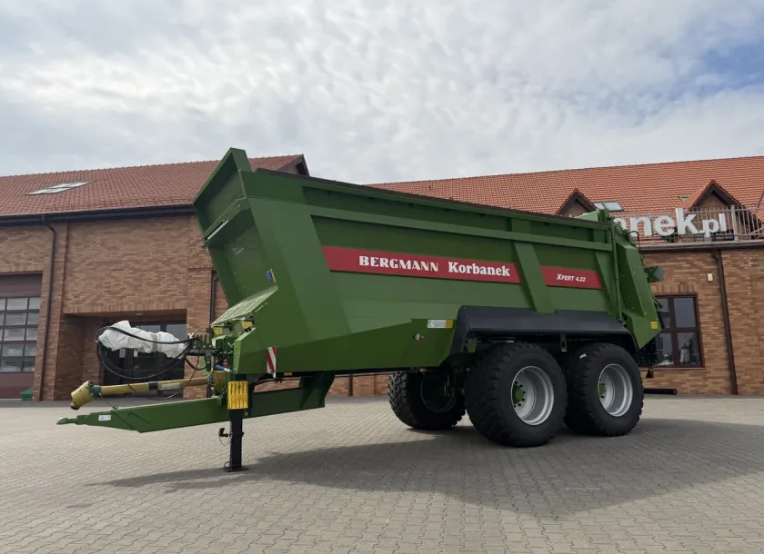 Niemiecki precyzyjny uniwersalny rozrzutnik do wapna i obornika Bergmann XPERT 4.22