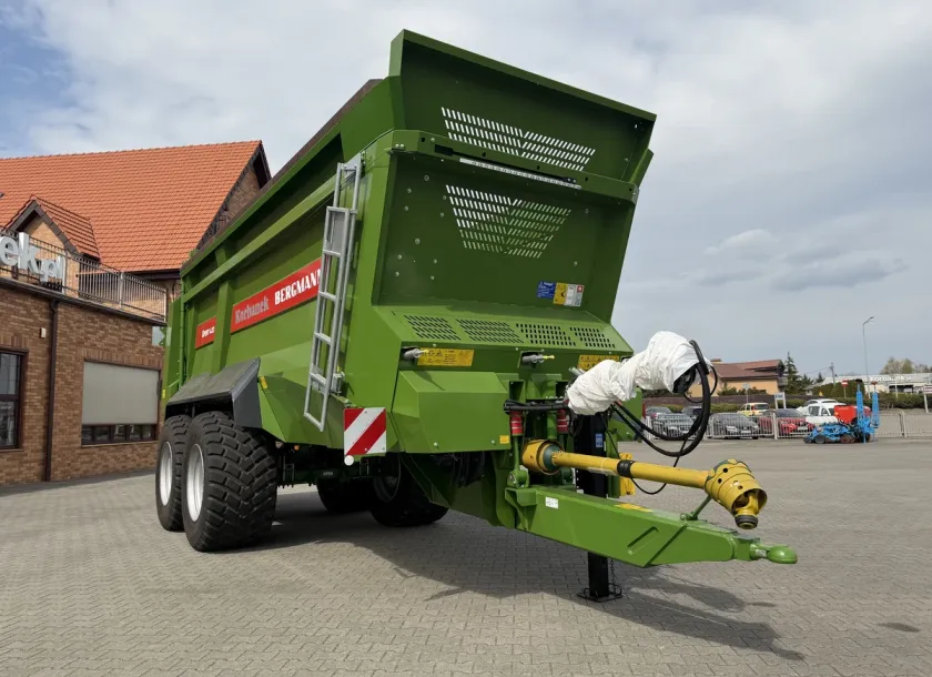 Niemiecki precyzyjny uniwersalny rozrzutnik do wapna i obornika Bergmann XPERT 4.22