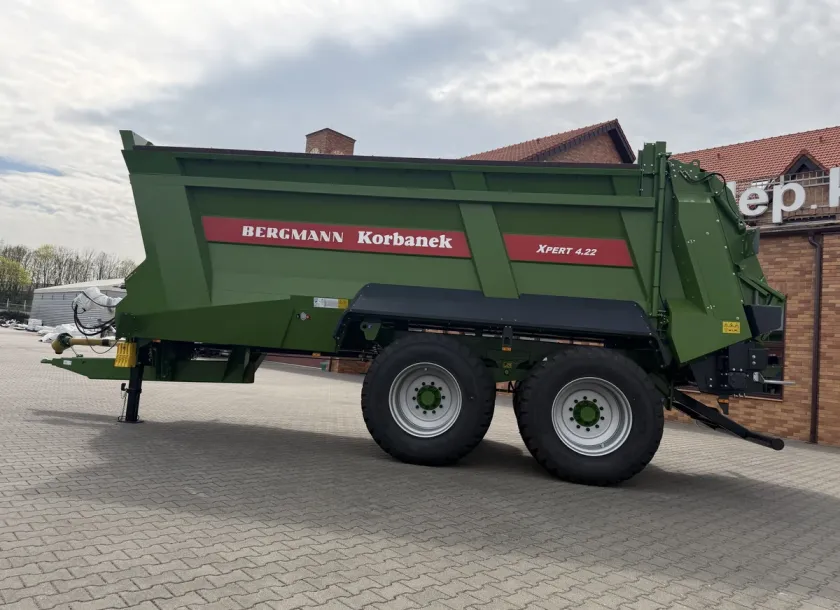 Niemiecki precyzyjny uniwersalny rozrzutnik do wapna i obornika Bergmann XPERT 4.22