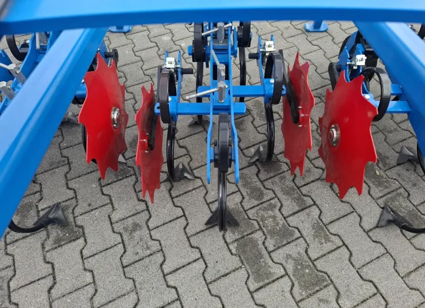 Widok na sekcje pielące centralne pielnika Carre ECONET Widok na sekcje pielące centralne pielnika Carre ECONET