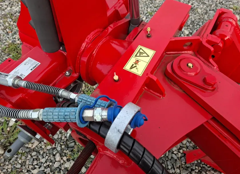 Pług zawieszany obracalny obrotowy Unia Group Ibis XXLS 4+1 zabezpieczenie resorowe non-stop Pięcioskibowy pług