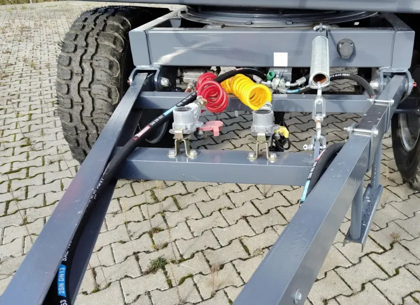 Dyszel przyczepy rolniczej Metal-Fach typ T739A o ładowności 14.000 kg