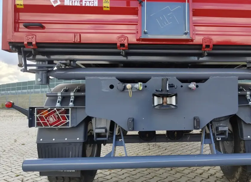 Zaczep automatyczny wywrotki rolniczej Metal-Fach typ T739A o ładowności 14 ton