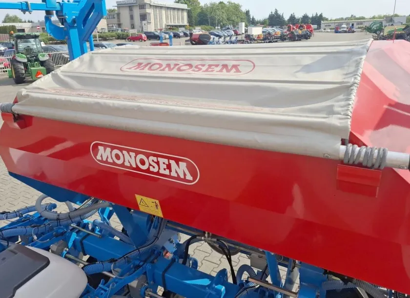 Podsiewacz nawozów 1500 litrów z plandeką