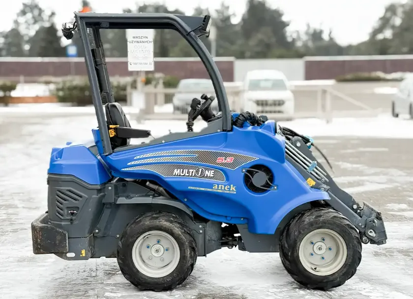 Używana ładowarka kołowa przegubowa multione 5.3 firma korbanek
