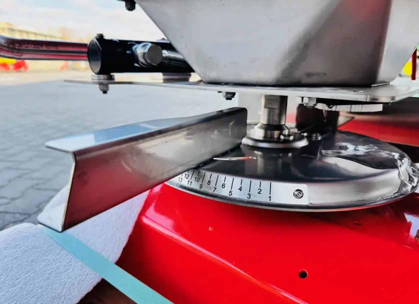 Rozsiewacz zawieszany do nawozów Maschio Gaspardo PRIMO SM 209 plac korbanek