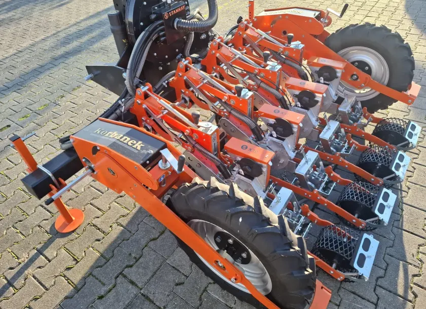 Siewnik punktowy do warzyw STANHAY X30, 4-rzędowy
