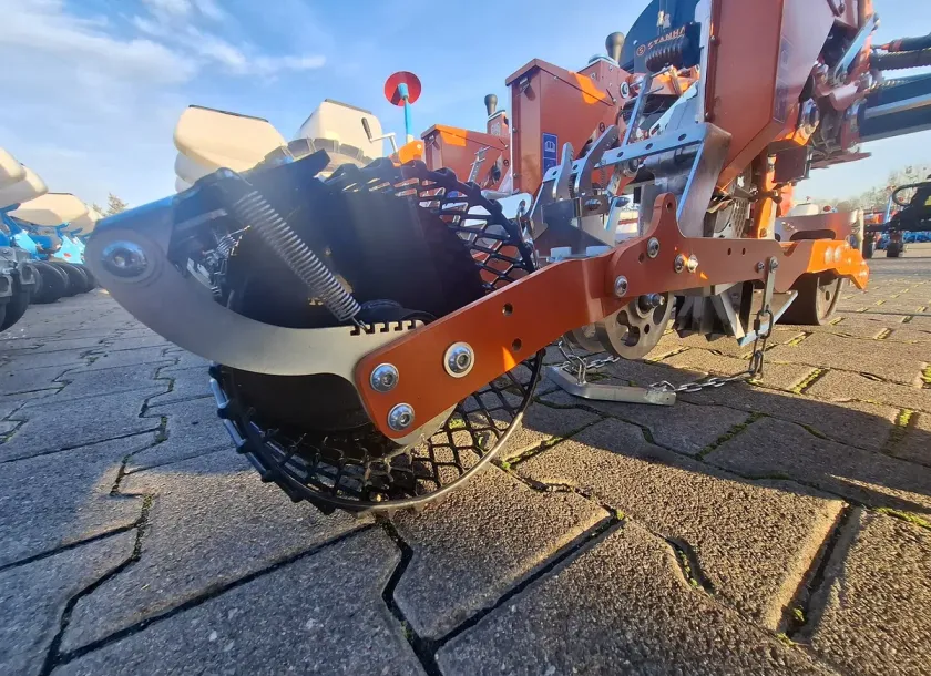 Koło ażurowe ze skrobakiem widok z boku