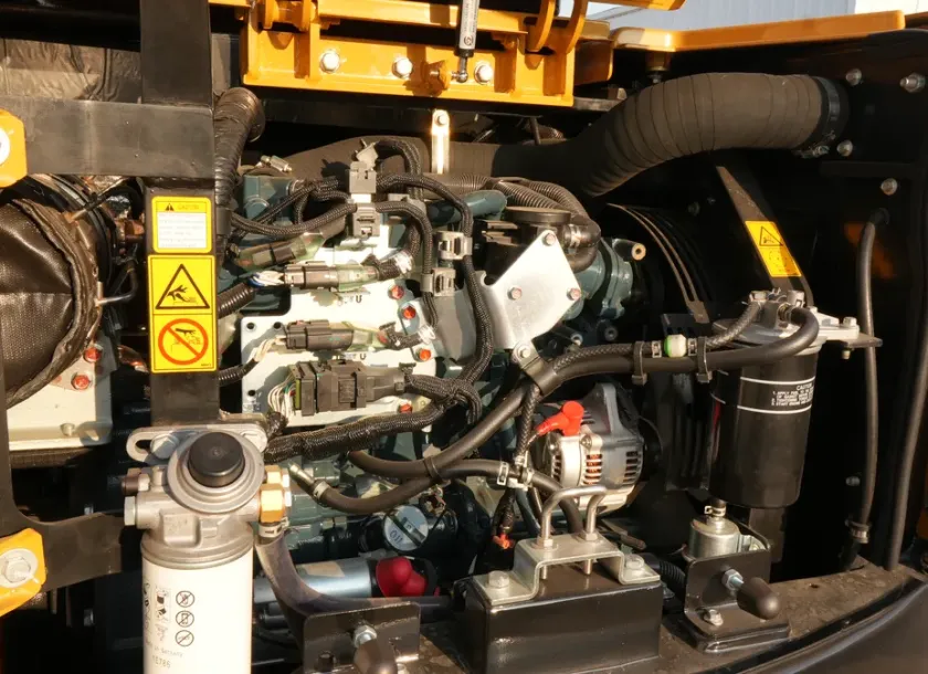 Mini koparka Lovol FR55F-u silnik