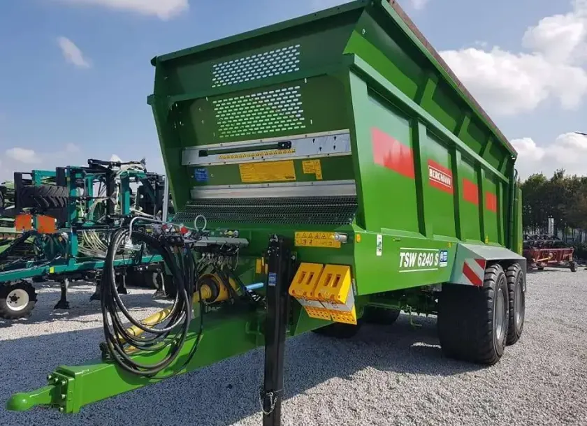 Przud rozrzutnika obornika TSW 6240 dyszel zaczepowy z stopą podporową hydrauliczną
